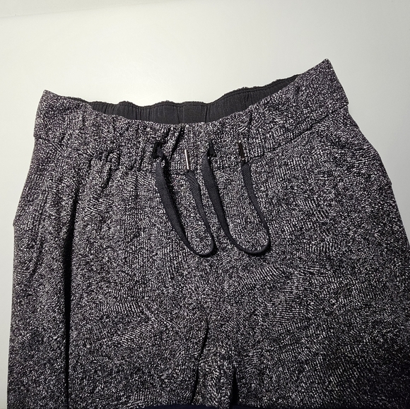 🇨🇦 Lululemon Black & Grey Jogger Pants - Picture 5 of 16